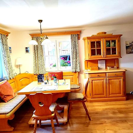 Ferienwohnung Grundlsee, Willkommen In Mami'S Ferienwohnung Bagian luar foto