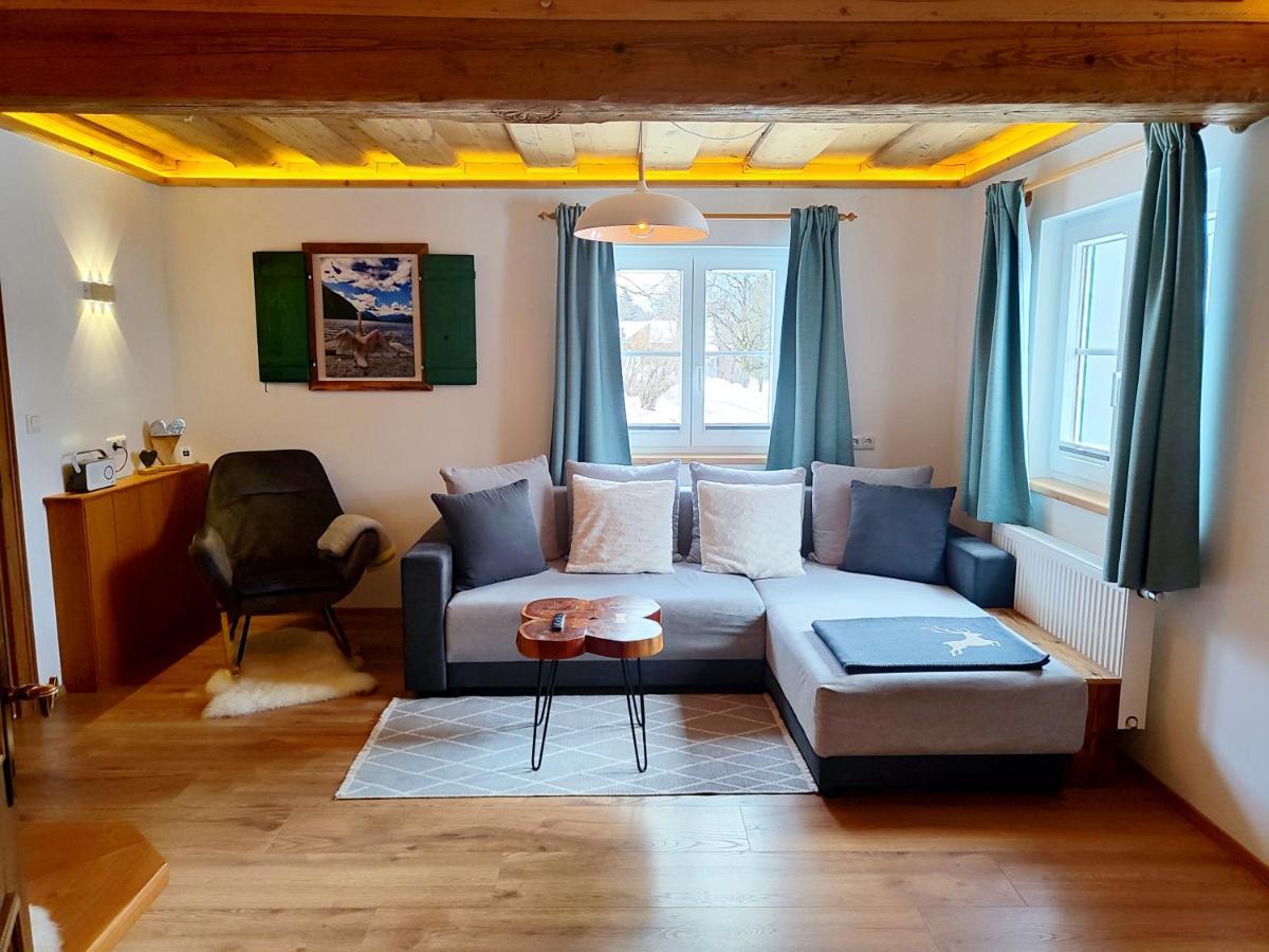 Ferienwohnung Grundlsee, Willkommen In Mami'S Ferienwohnung Bagian luar foto