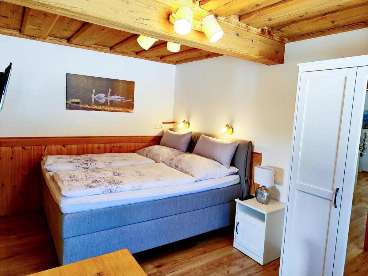 Ferienwohnung Grundlsee, Willkommen In Mami'S Ferienwohnung Bagian luar foto