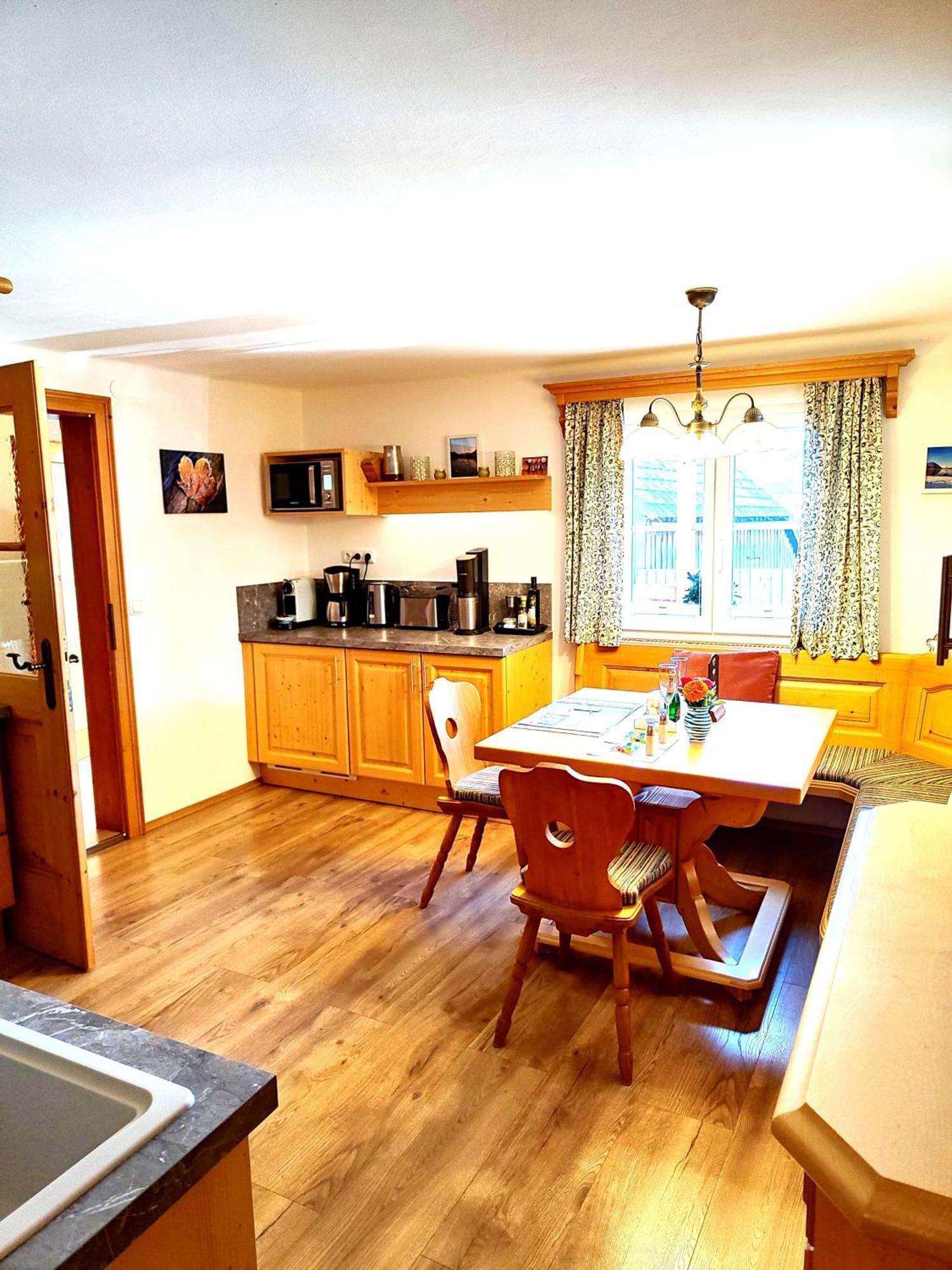Ferienwohnung Grundlsee, Willkommen In Mami'S Ferienwohnung Bagian luar foto