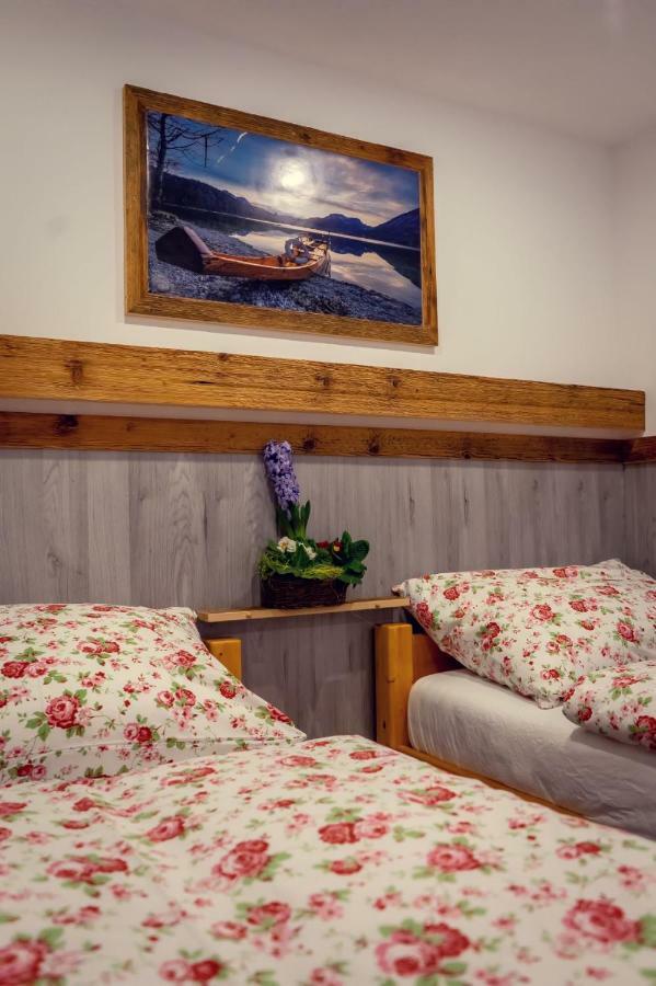 Ferienwohnung Grundlsee, Willkommen In Mami'S Ferienwohnung Bagian luar foto